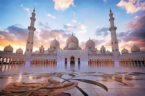 Sheikh Zayed Grand Mosque .